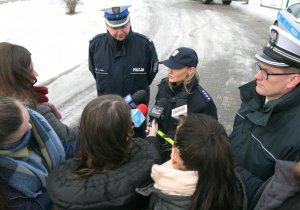 konferencja prasowa z udziałem policjantów