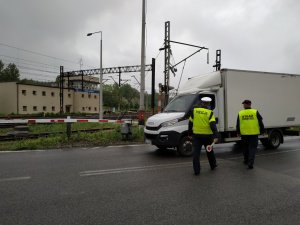 Działania policjantów na przejazdach kolejowych.