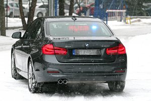samochód policyjny marki BMW