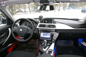 samochód policyjny marki BMW