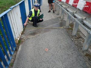policjanci na miejscu zdarzenia