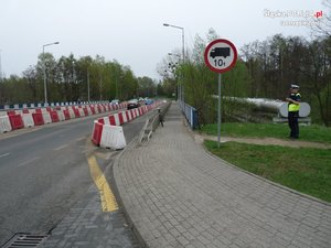 policjanci na miejscu zdarzenia