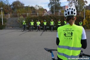Grupa rowerzystów biorących udział w akcji