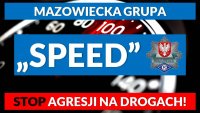 na tle licznika samochodowego widnieją napisy na niebieskim tle: Mazowiecka Grupa Speed oraz na czerwonym tle: Stop agresji na drogach