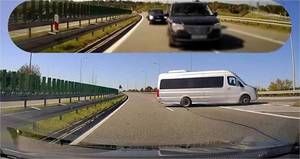 widok busa na drodze szybkiego ruchu, który usiłuje wykonać manewr skrętu