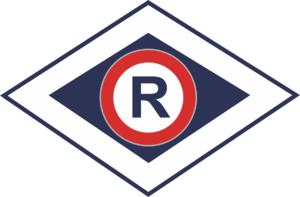 Na niebieskim tle po lewej stronie prędkościomierz, po prawej stronie napis GRUPA SPEED, poniżej niego - symbol graficzny w kształcie rombu z wpisaną literą R.