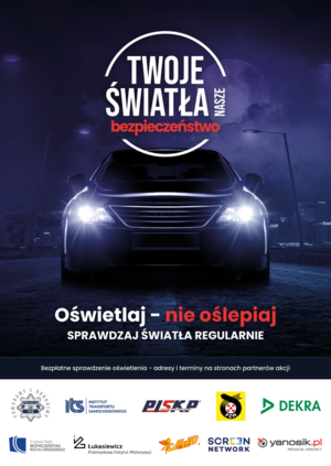 Plakat kampanii pn. "Twoje światła - nasze bezpieczeństwo". Przedstawia samochód z włączonymi światłami na ciemnym tle